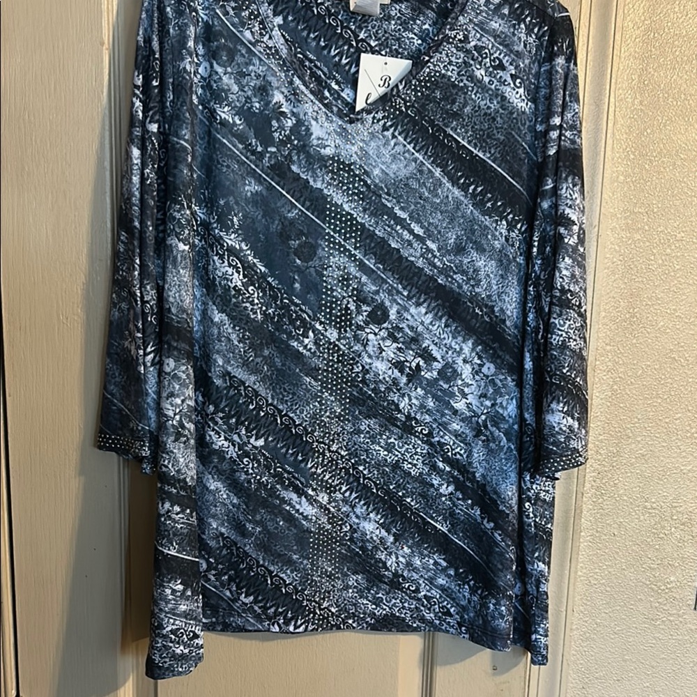 NWT Sz 2x gray print top by blue mood
